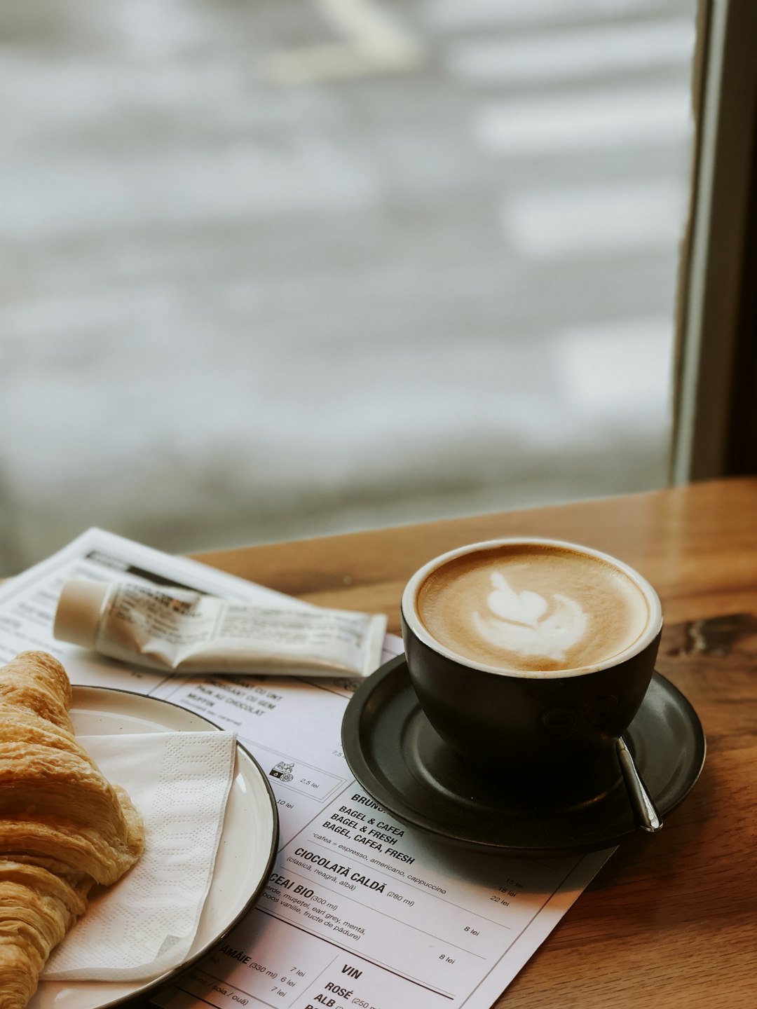 espresso-on-table-fbrgk2rzs8g